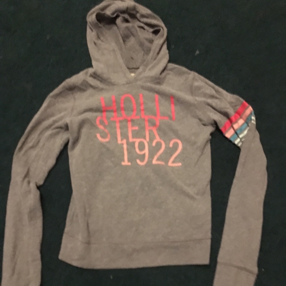 Grey sweatshirt